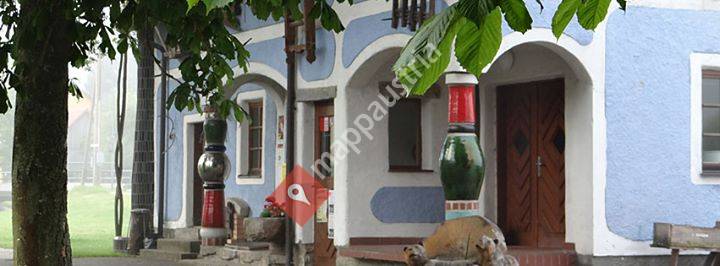 Dorfmuseum Roiten von Friedensreich Hundertwasser