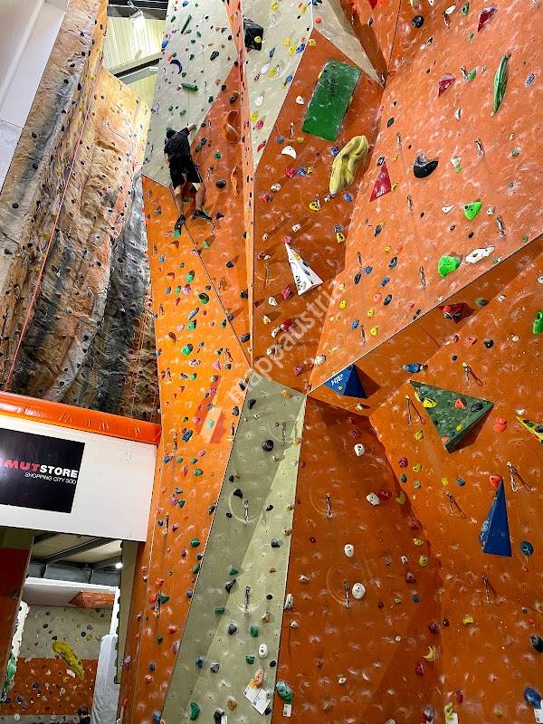 ÖAV-Kletterzentrum Südwand