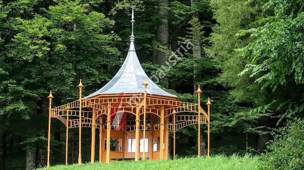 Spiegelpavillion im Kaiserpark