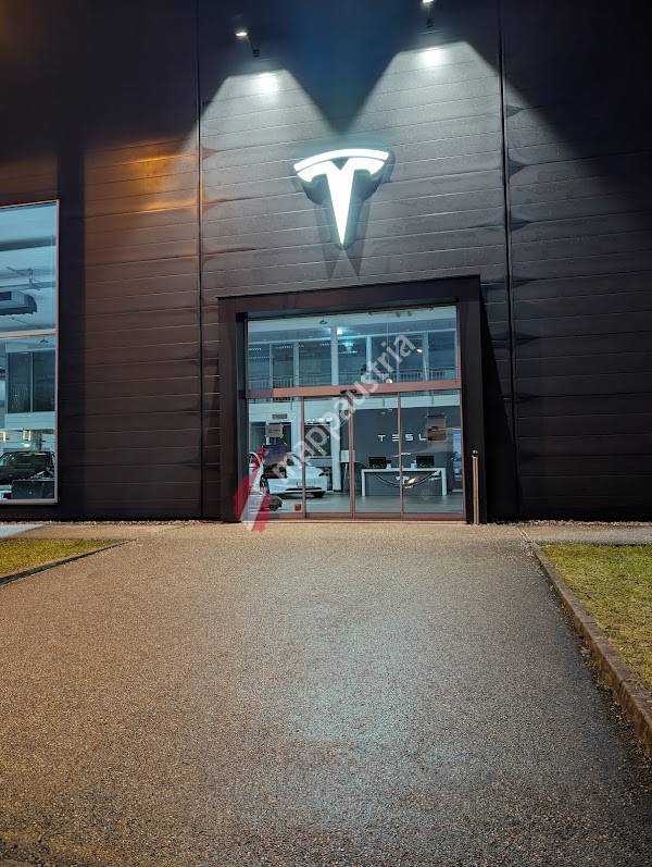 Tesla Center Linz Leonding