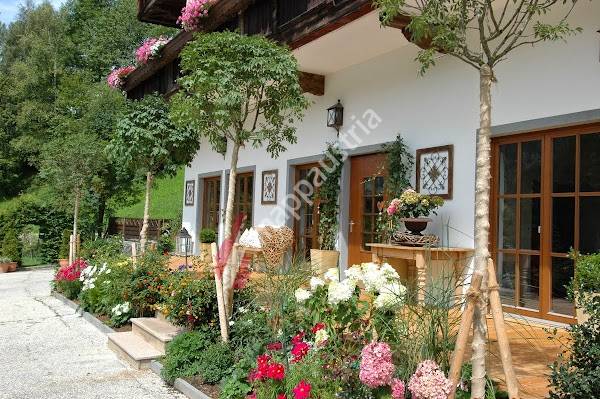 Weiherhof mit Cafe Genuss